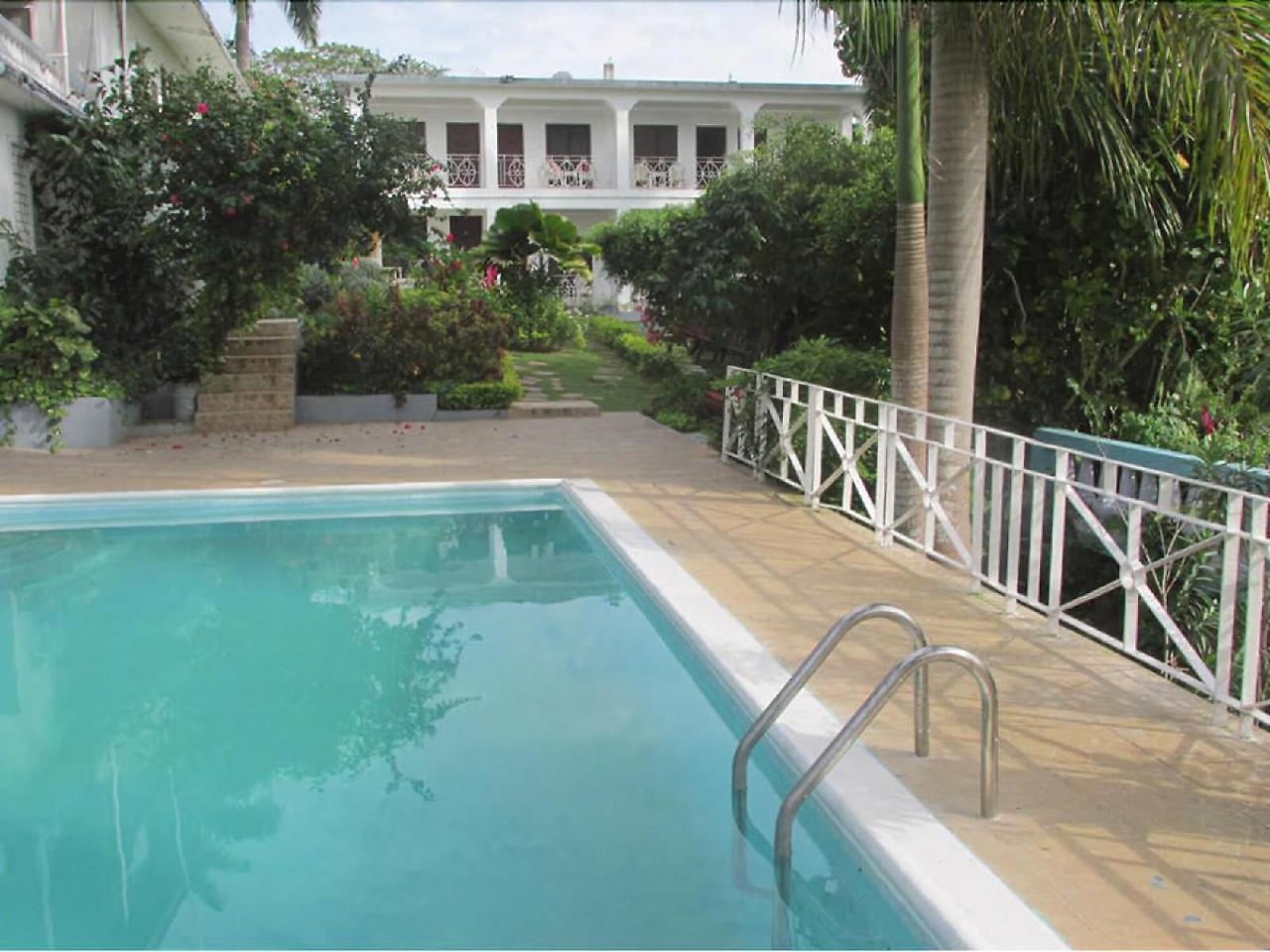 Paradise Brandon Hill Guest House Montego Bay Eksteriør billede